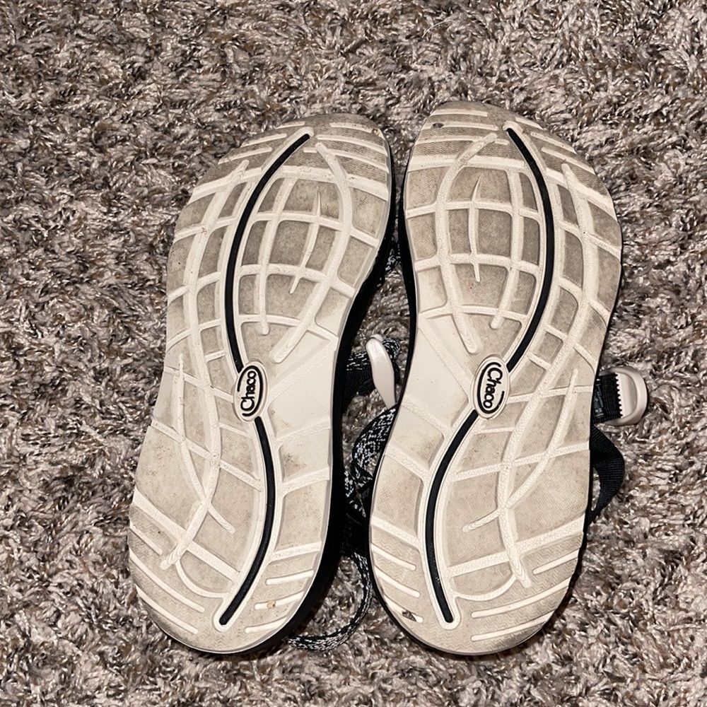 Chacos. - Picture 3 of 4